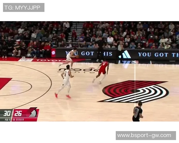 火箭队第四节三分球投篮失误频繁杨瀚森虽有卡位却难以抢到篮板